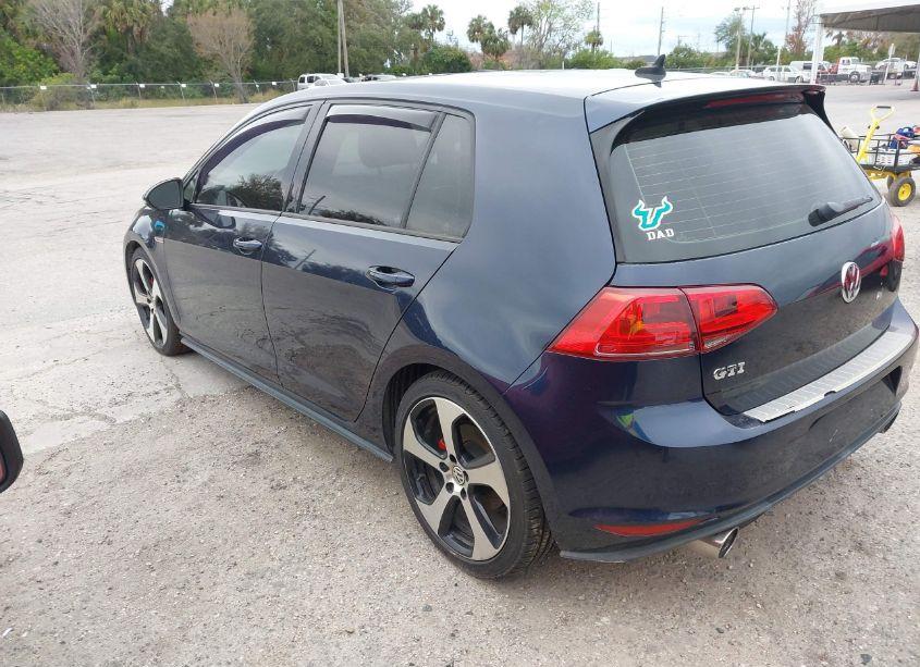 Photo 3 of 2015 Volkswagen Golf GTI 2.0T SE 4-DOOR (VIN 3VW4T7AU4FM070381)
