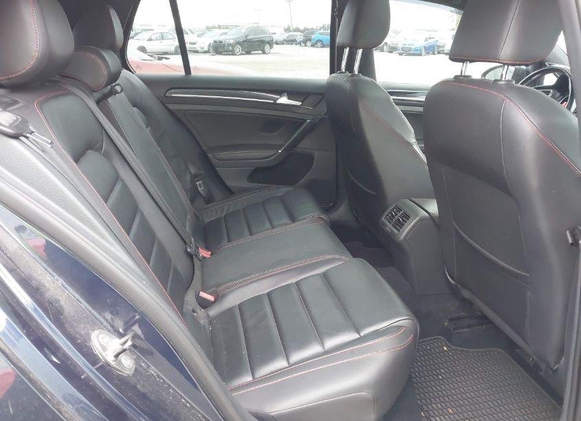 Photo 8 of 2015 Volkswagen Golf GTI 2.0T SE 4-DOOR (VIN 3VW4T7AU4FM070381)