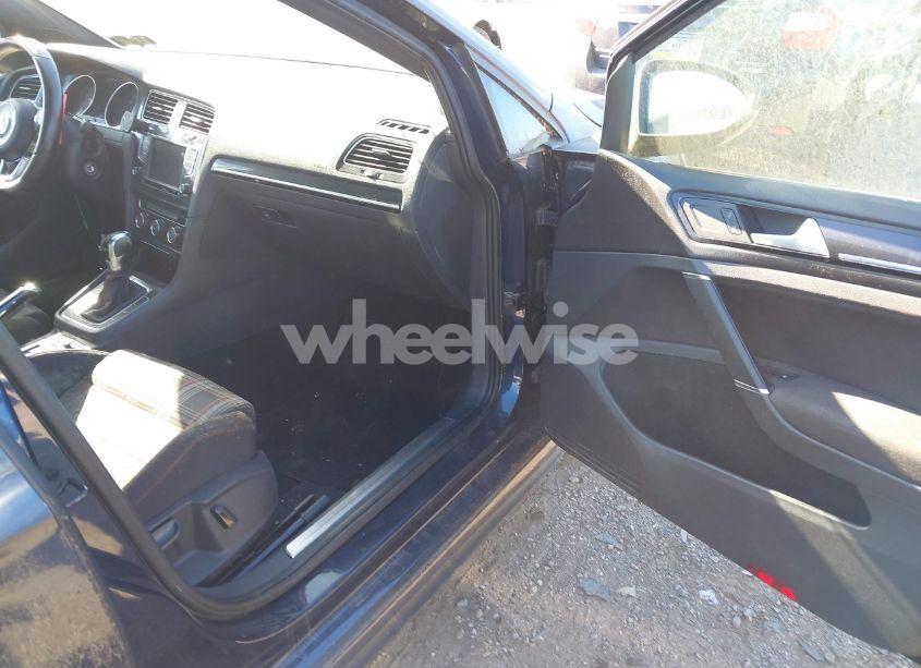 Photo 5 of 2016 Volkswagen Golf GTI S 4-DOOR (VIN 3VW4T7AU4GM036765)