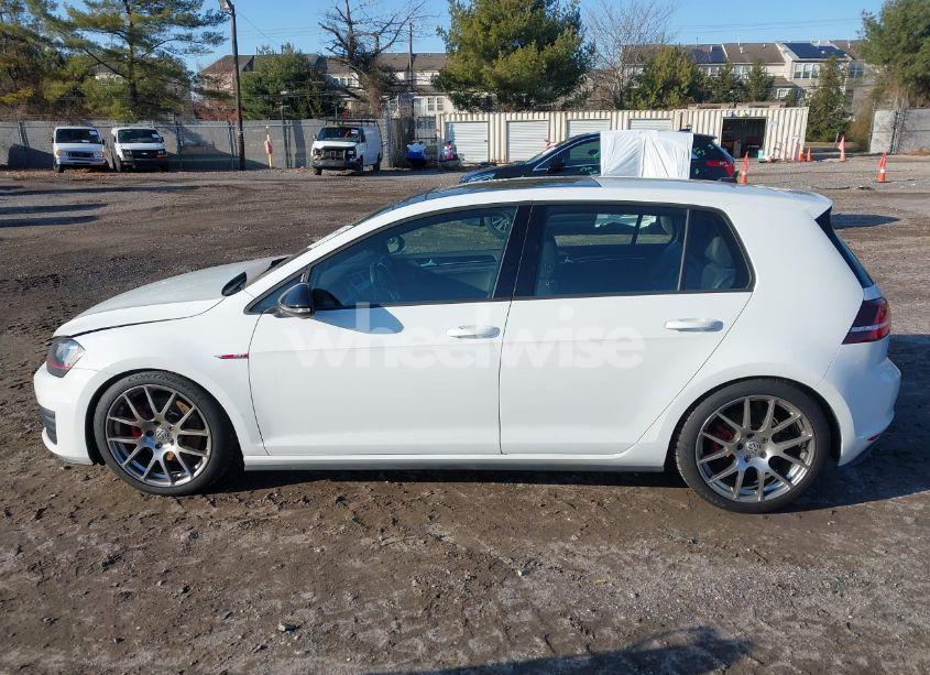 Photo 14 of 2015 Volkswagen Golf GTI 2.0T AUTOBAHN 4-DOOR (VIN 3VW4T7AU5FM034750)
