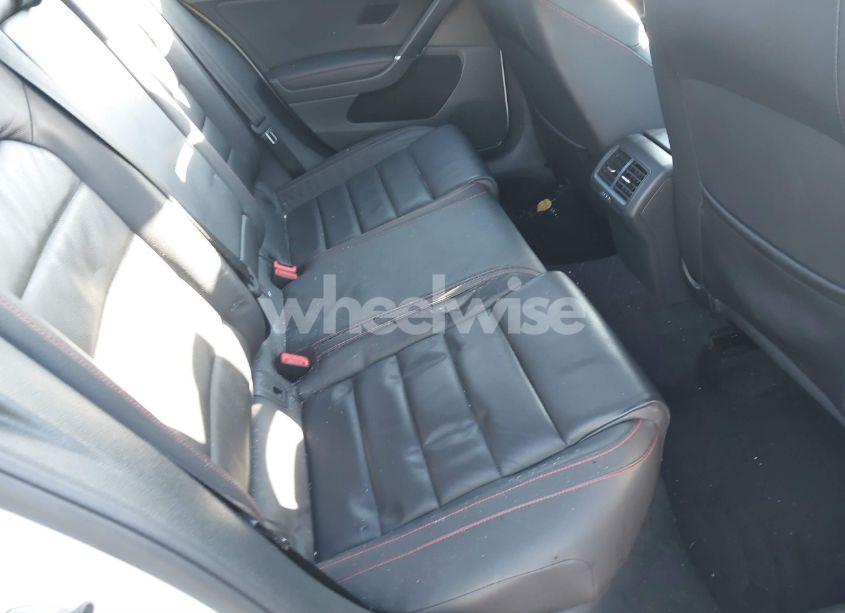 Photo 8 of 2015 Volkswagen Golf GTI 2.0T AUTOBAHN 4-DOOR (VIN 3VW4T7AU5FM034750)