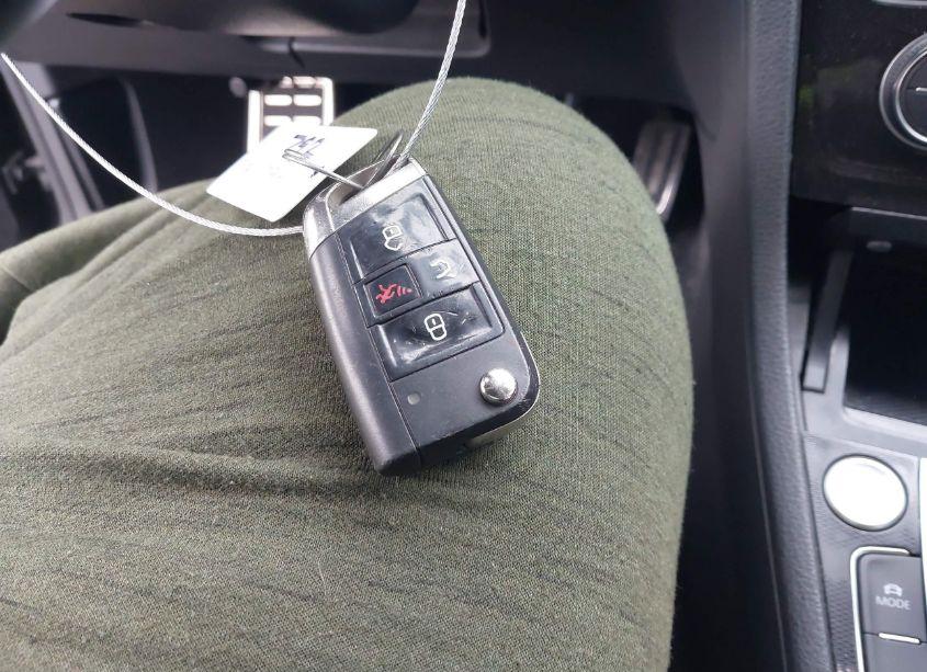 Photo 11 of 2015 Volkswagen Golf GTI 2.0T AUTOBAHN 4-DOOR (VIN 3VW4T7AU5FM045697)