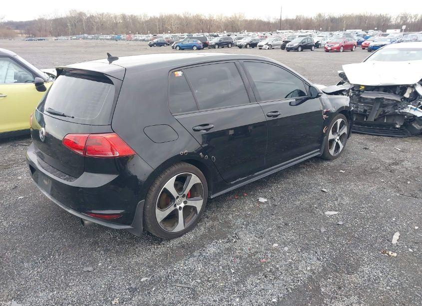 Photo 4 of 2015 Volkswagen Golf GTI 2.0T AUTOBAHN 4-DOOR (VIN 3VW4T7AU5FM045697)