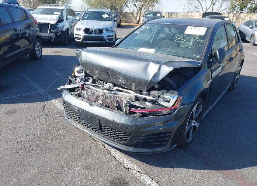 Photo 2 of 2015 Volkswagen Golf GTI 2.0T S 4-DOOR (VIN 3VW4T7AU5FM084001)