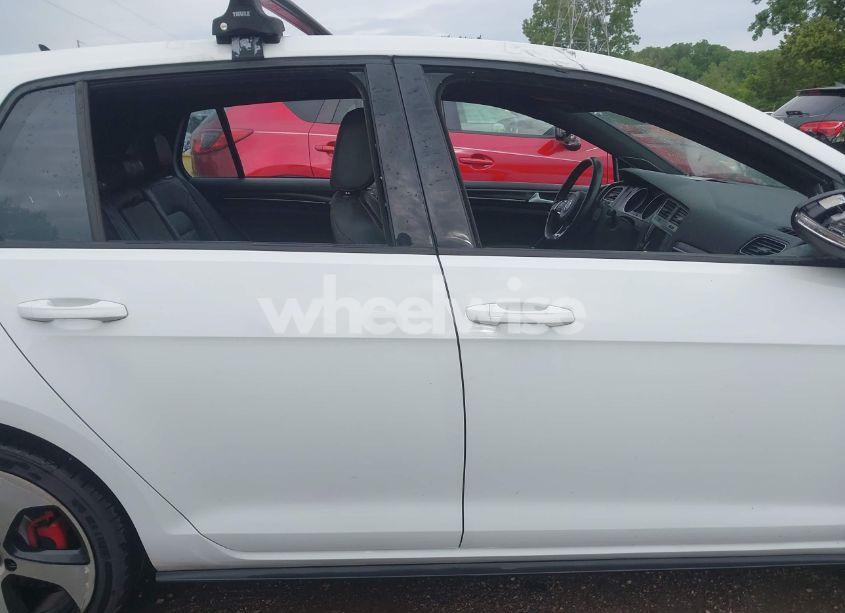 Photo 13 of 2015 Volkswagen Golf GTI 2.0T AUTOBAHN 4-DOOR (VIN 3VW4T7AU6FM016676)