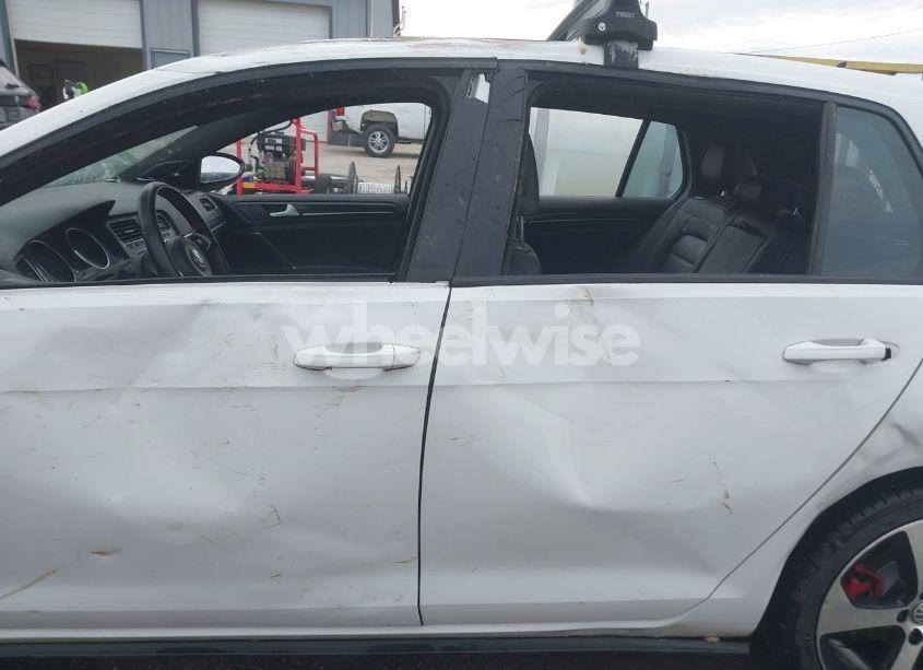 Photo 14 of 2015 Volkswagen Golf GTI 2.0T AUTOBAHN 4-DOOR (VIN 3VW4T7AU6FM016676)