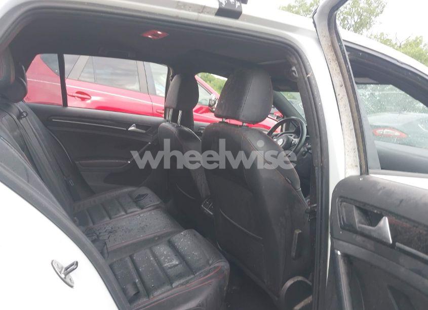 Photo 8 of 2015 Volkswagen Golf GTI 2.0T AUTOBAHN 4-DOOR (VIN 3VW4T7AU6FM016676)