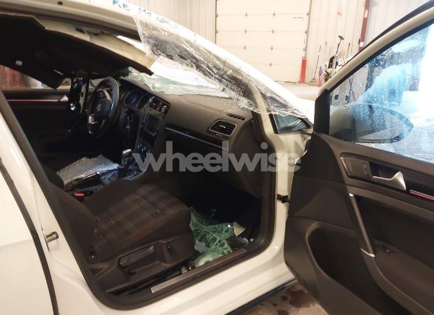 Photo 5 of 2017 Volkswagen Golf GTI AUTOBAHN 4-DOOR/S 4-DOOR/SE 4-DOOR/SPORT 4-DOOR (VIN 3VW4T7AU6HM012887)