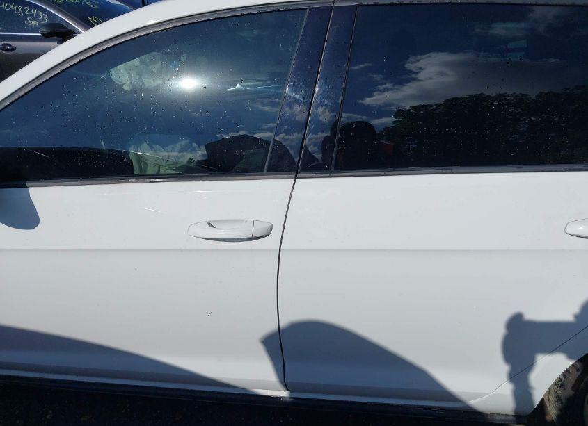 Photo 14 of 2015 Volkswagen Golf GTI 2.0T S 4-DOOR (VIN 3VW4T7AU7FM020543)