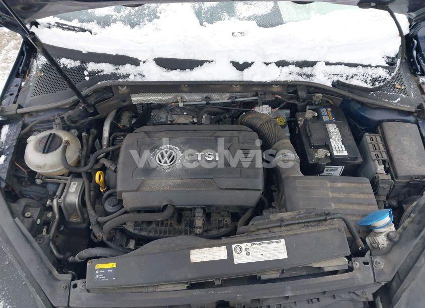 Photo 10 of 2015 Volkswagen Golf GTI 2.0T SE 4-DOOR (VIN 3VW4T7AU7FM029131)