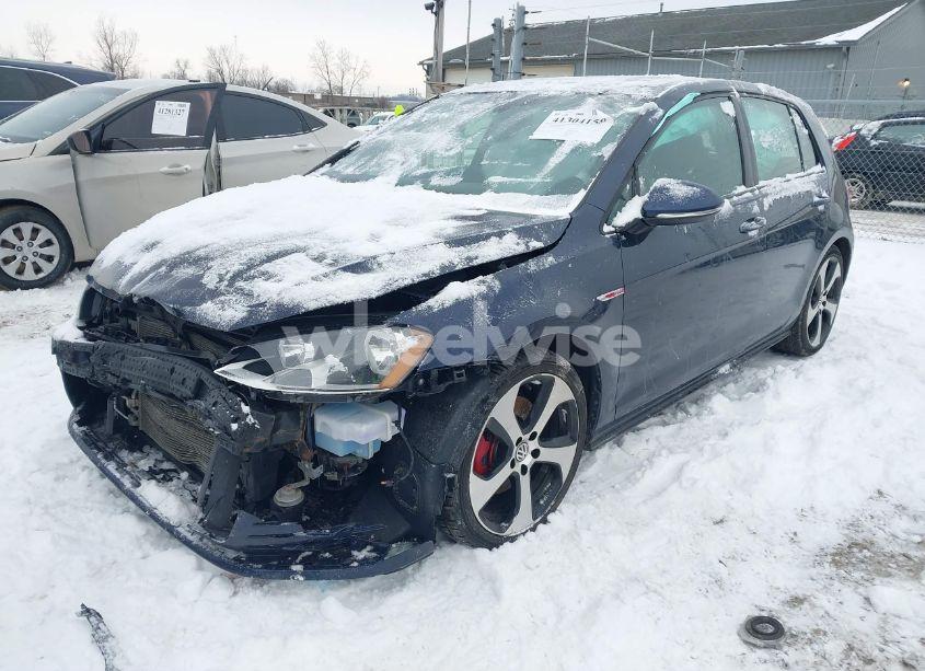 Photo 2 of 2015 Volkswagen Golf GTI 2.0T SE 4-DOOR (VIN 3VW4T7AU7FM029131)