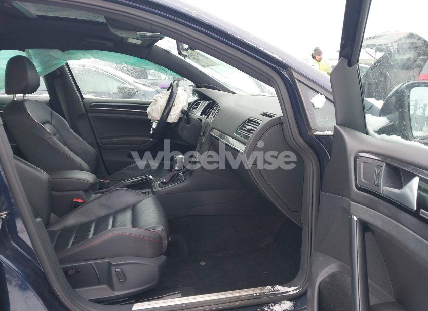 Photo 5 of 2015 Volkswagen Golf GTI 2.0T SE 4-DOOR (VIN 3VW4T7AU7FM029131)