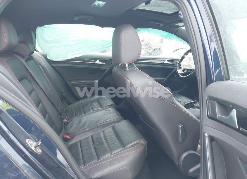 Photo 8 of 2015 Volkswagen Golf GTI 2.0T SE 4-DOOR (VIN 3VW4T7AU7FM029131)