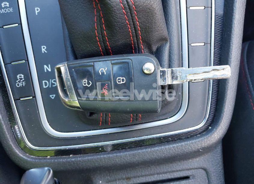 Photo 11 of 2017 Volkswagen Golf GTI AUTOBAHN 4-DOOR/S 4-DOOR/SE 4-DOOR/SPORT 4-DOOR (VIN 3VW4T7AU7HM064934)