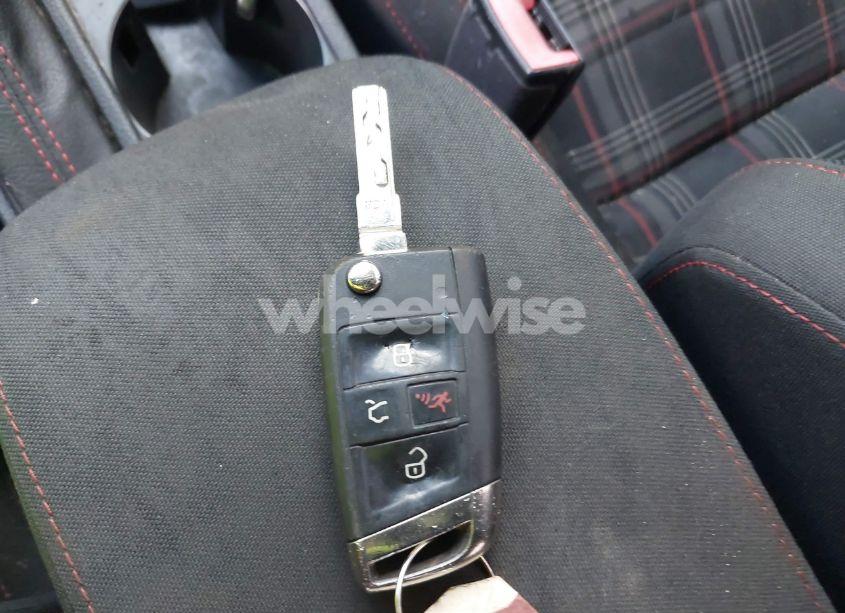 Photo 11 of 2017 Volkswagen Golf GTI AUTOBAHN 4-DOOR/S 4-DOOR/SE 4-DOOR/SPORT 4-DOOR (VIN 3VW4T7AU8HM065610)