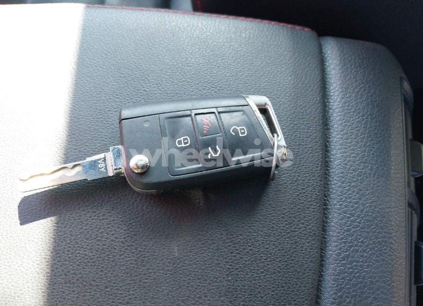 Photo 11 of 2016 Volkswagen Golf GTI SE 4-DOOR (VIN 3VW4T7AU9GM021176)