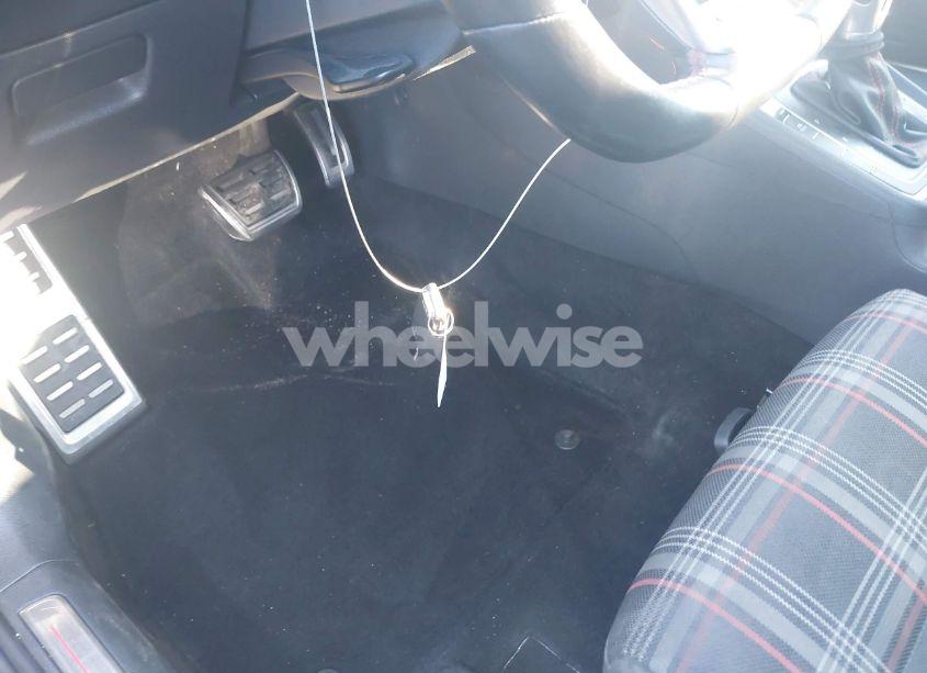 Photo 11 of 2017 Volkswagen Golf GTI AUTOBAHN 4-DOOR/S 4-DOOR/SE 4-DOOR/SPORT 4-DOOR (VIN 3VW4T7AU9HM034897)