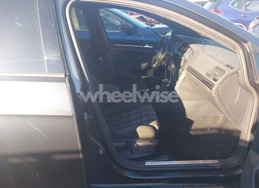 Photo 5 of 2017 Volkswagen Golf GTI AUTOBAHN 4-DOOR/S 4-DOOR/SE 4-DOOR/SPORT 4-DOOR (VIN 3VW4T7AU9HM034897)