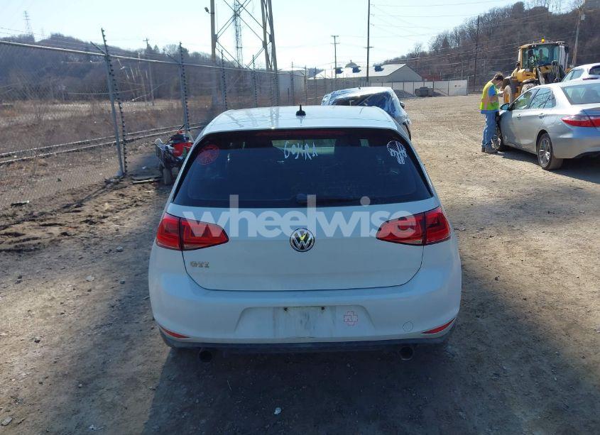 Photo 17 of 2015 Volkswagen Golf GTI 2.0T S 4-DOOR (VIN 3VW4T7AUXFM048840)