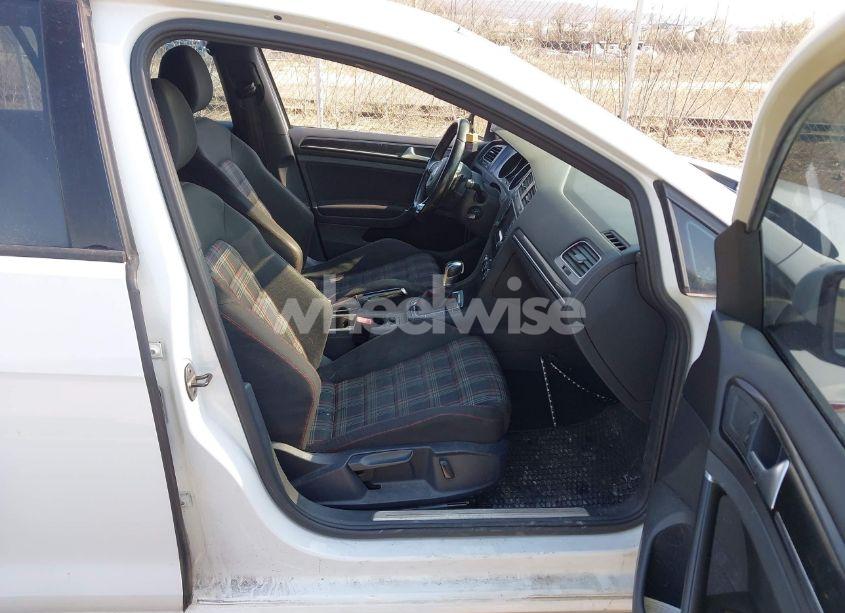 Photo 5 of 2015 Volkswagen Golf GTI 2.0T S 4-DOOR (VIN 3VW4T7AUXFM048840)