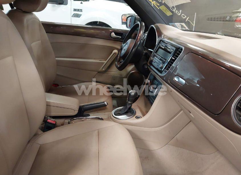 Photo 5 of 2014 Volkswagen Beetle 1.8T (VIN 3VW517AT2EM817105)