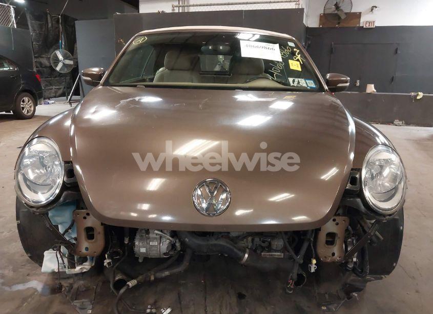 Photo 6 of 2014 Volkswagen Beetle 1.8T (VIN 3VW517AT2EM817105)