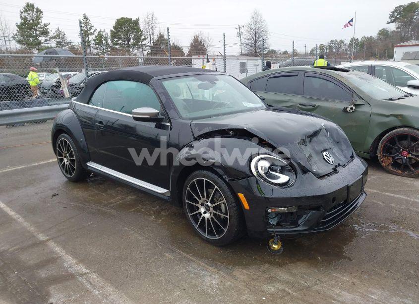 2014 Volkswagen Beetle 1.8T (VIN 3VW517AT5EM816708) main photo