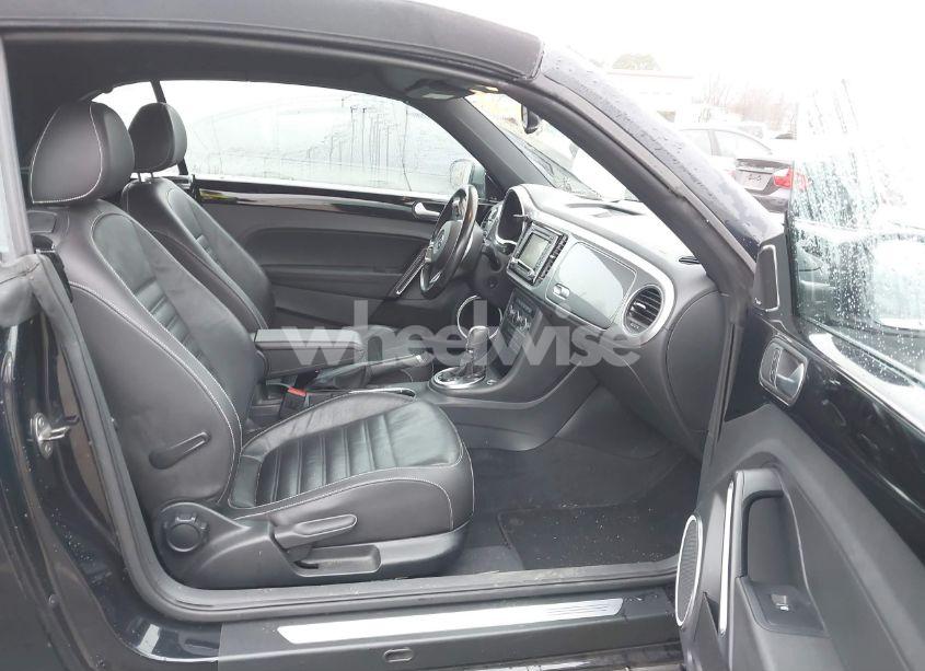 Photo 5 of 2014 Volkswagen Beetle 1.8T (VIN 3VW517AT5EM816708)