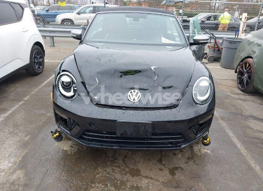 Photo 6 of 2014 Volkswagen Beetle 1.8T (VIN 3VW517AT5EM816708)