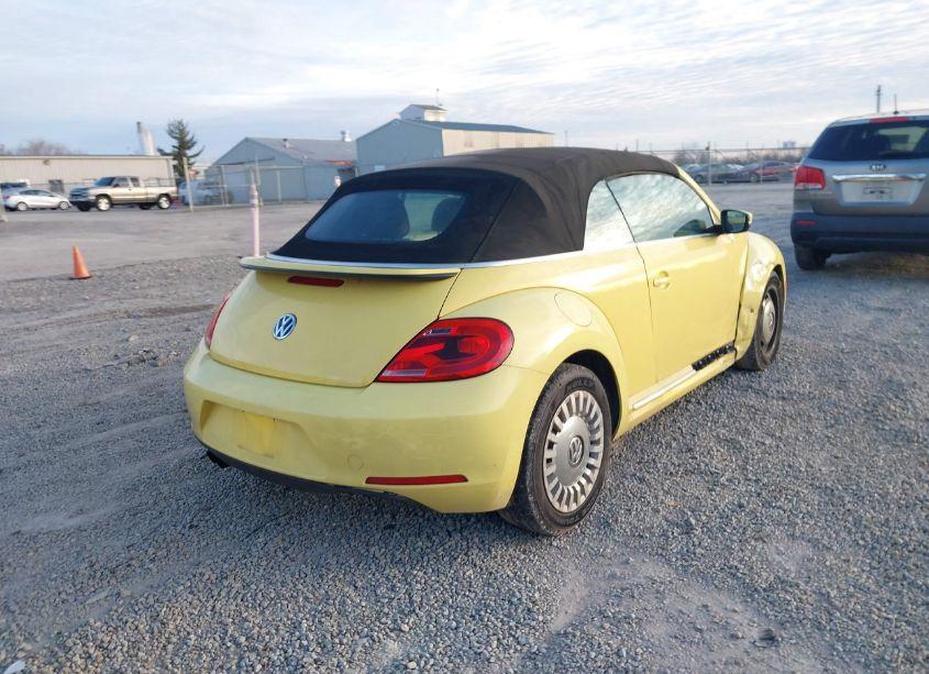 Photo 4 of 2014 Volkswagen Beetle 1.8T (VIN 3VW517AT5EM823318)