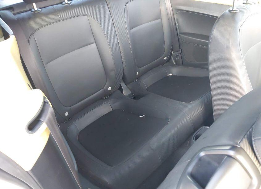 Photo 8 of 2014 Volkswagen Beetle 1.8T (VIN 3VW517AT5EM823318)