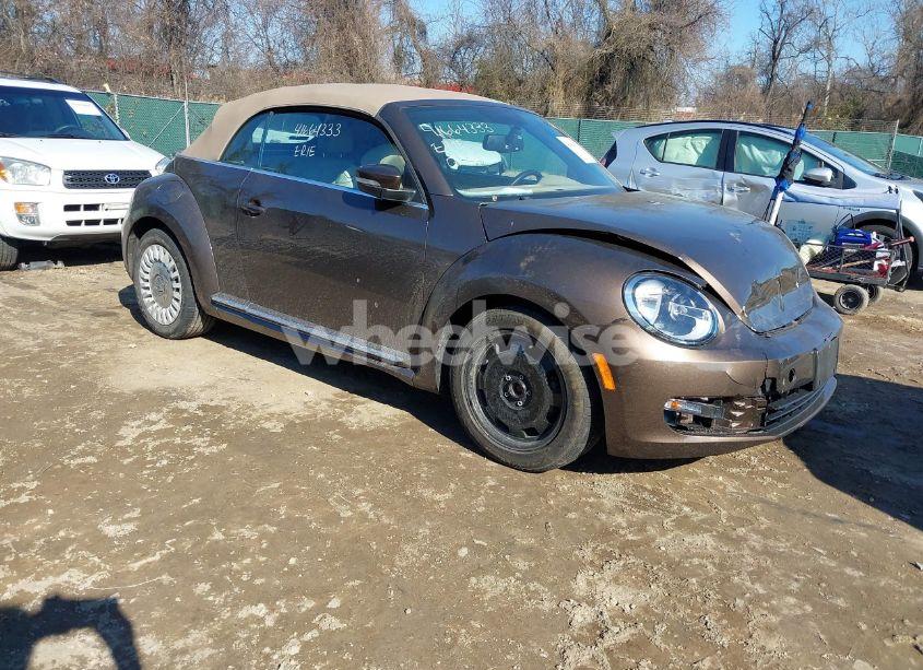 2014 Volkswagen Beetle 1.8T (VIN 3VW517AT8EM816914) main photo