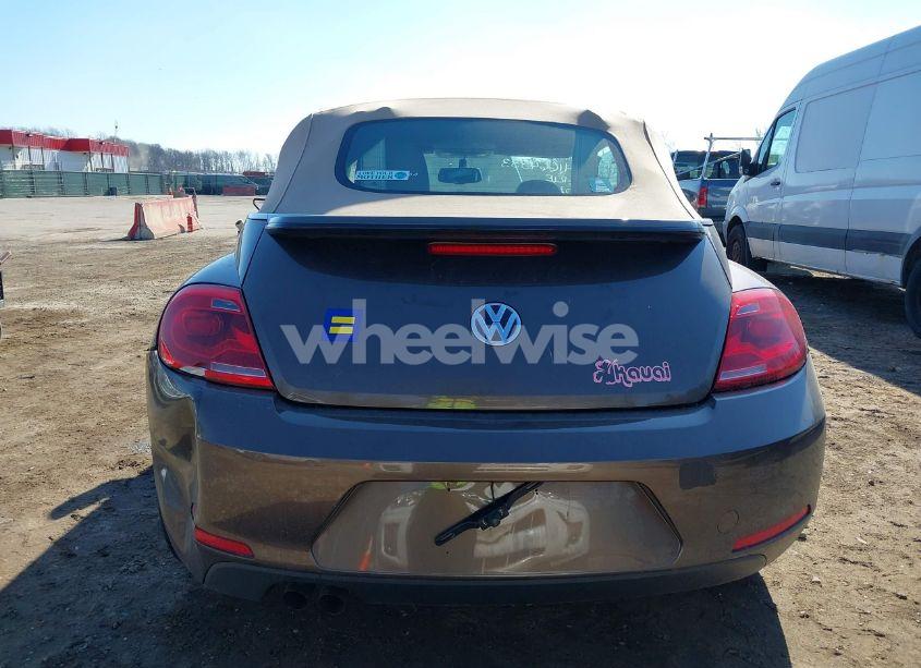 Photo 16 of 2014 Volkswagen Beetle 1.8T (VIN 3VW517AT8EM816914)