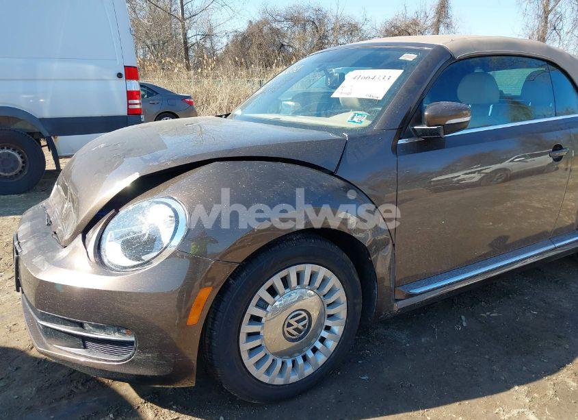 Photo 18 of 2014 Volkswagen Beetle 1.8T (VIN 3VW517AT8EM816914)