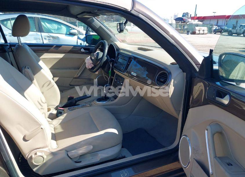 Photo 5 of 2014 Volkswagen Beetle 1.8T (VIN 3VW517AT8EM816914)