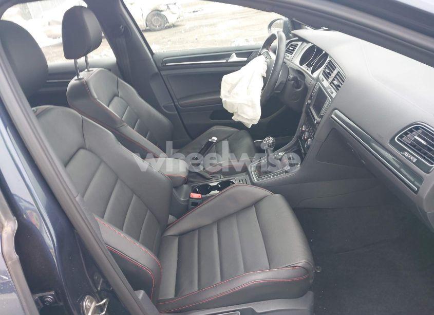 Photo 5 of 2016 Volkswagen Golf GTI SE W/PERFORMANCE PACKAGE 4-DOOR (VIN 3VW547AU0GM038319)