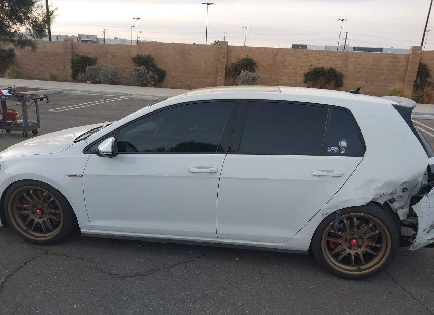 Photo 14 of 2015 Volkswagen Golf GTI 2.0T SE W/PERFORMANCE PACKAGE 4-DOOR (VIN 3VW547AU1FM104780)