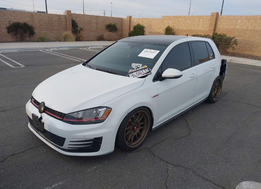 Photo 2 of 2015 Volkswagen Golf GTI 2.0T SE W/PERFORMANCE PACKAGE 4-DOOR (VIN 3VW547AU1FM104780)