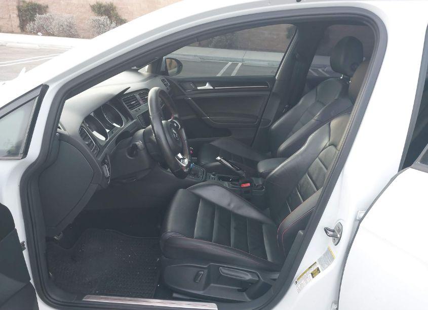 Photo 5 of 2015 Volkswagen Golf GTI 2.0T SE W/PERFORMANCE PACKAGE 4-DOOR (VIN 3VW547AU1FM104780)