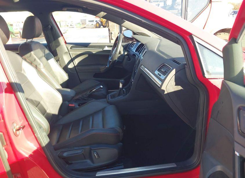 Photo 5 of 2016 Volkswagen Golf GTI SE W/PERFORMANCE PACKAGE 4-DOOR (VIN 3VW547AU4GM052725)