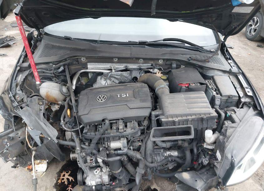 Photo 10 of 2016 Volkswagen Golf GTI SE W/PERFORMANCE PACKAGE 4-DOOR (VIN 3VW547AU4GM053504)