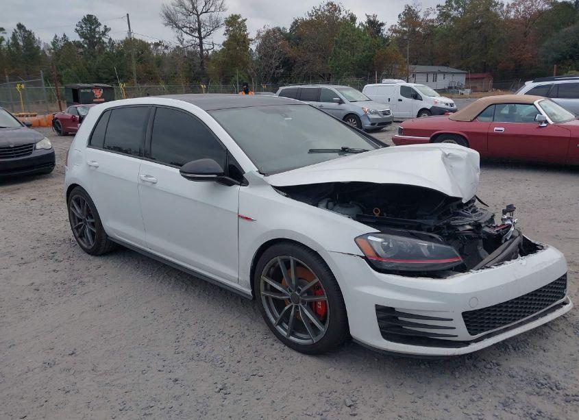 2016 Volkswagen Golf GTI (VIN 3VW547AU7GM067865) main photo