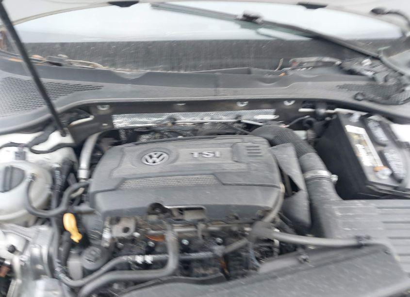 Photo 10 of 2016 Volkswagen Golf GTI (VIN 3VW547AU7GM067865)