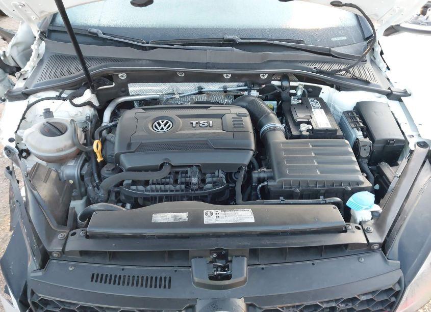 Photo 10 of 2016 Volkswagen Golf GTI AUTOBAHN W/PERFORMANCE PACKAGE 4-DOOR (VIN 3VW547AUXGM050560)