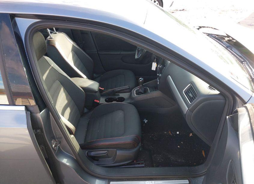 Photo 5 of 2012 Volkswagen Jetta GLI (VIN 3VW567AJ1CM403732)