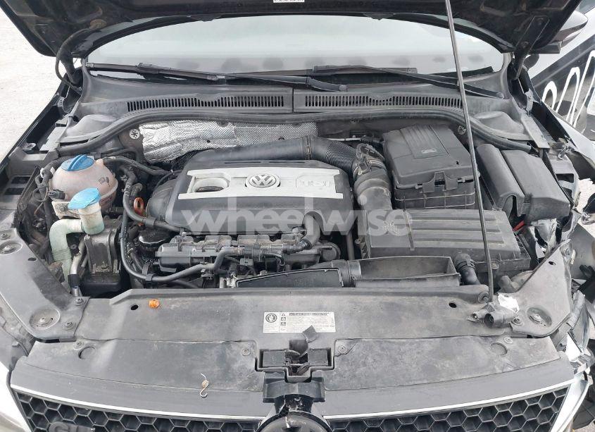 Photo 10 of 2012 Volkswagen Jetta GLI AUTOBAHN W/NAV (VIN 3VW5A7AJ0CM065108)