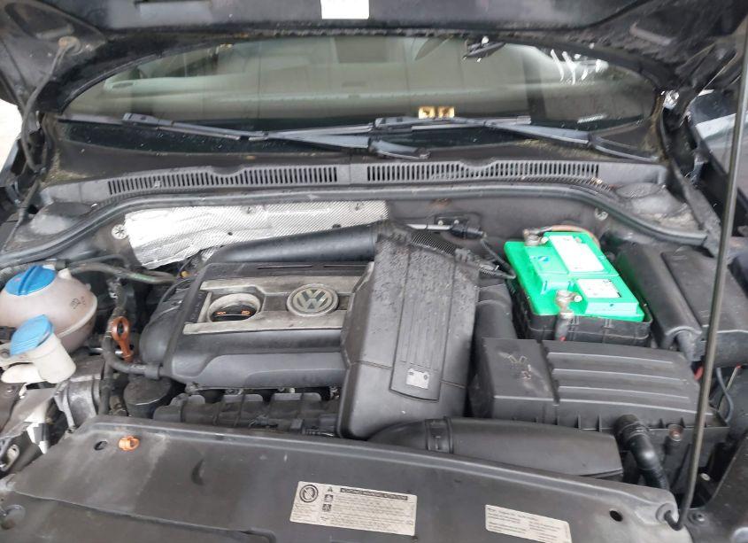 Photo 10 of 2012 Volkswagen Jetta GLI AUTOBAHN W/NAV (VIN 3VW5A7AJ6CM371133)