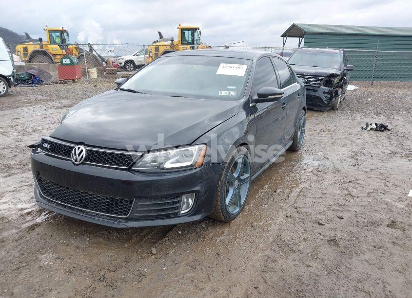 Photo 2 of 2013 Volkswagen Jetta GLI AUTOBAHN W/NAV (VIN 3VW5A7AJ9DM225309)