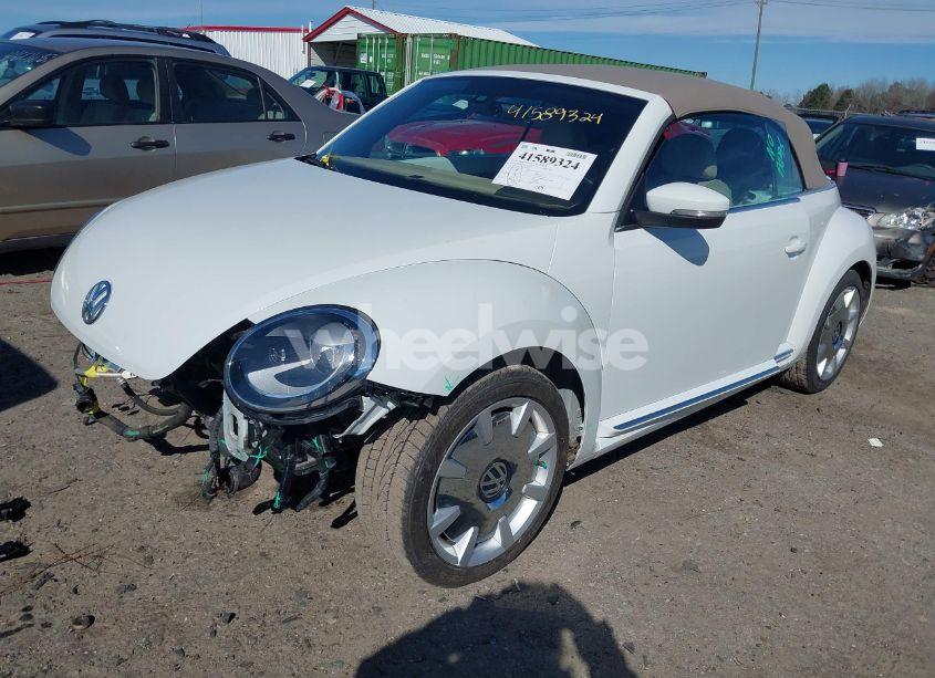 Photo 2 of 2018 Volkswagen Beetle 2.0T COAST/2.0T S/2.0T SE (VIN 3VW5DAAT1JM506988)