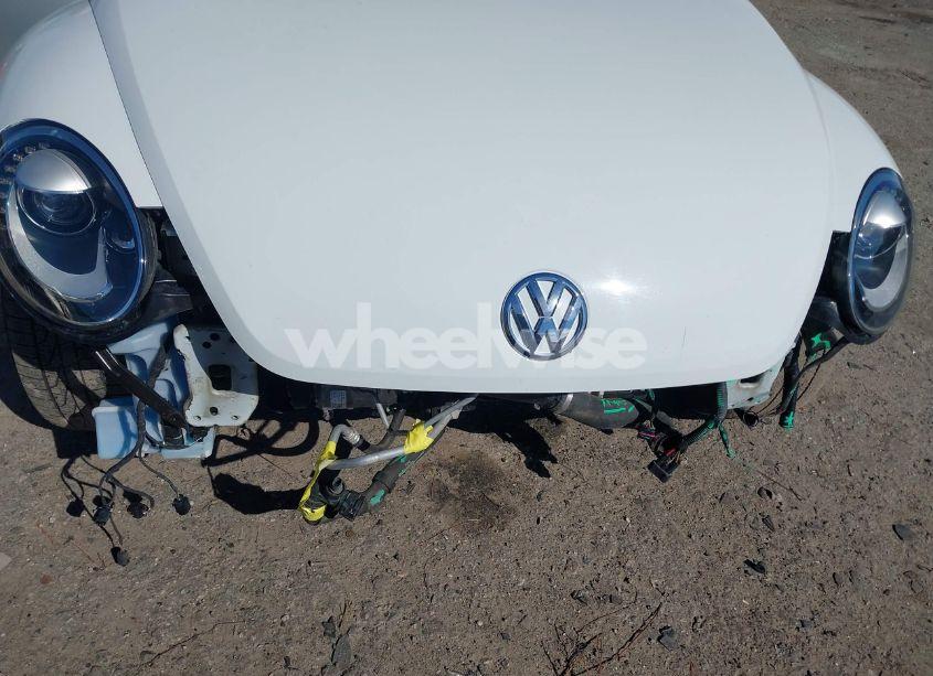 Photo 6 of 2018 Volkswagen Beetle 2.0T COAST/2.0T S/2.0T SE (VIN 3VW5DAAT1JM506988)